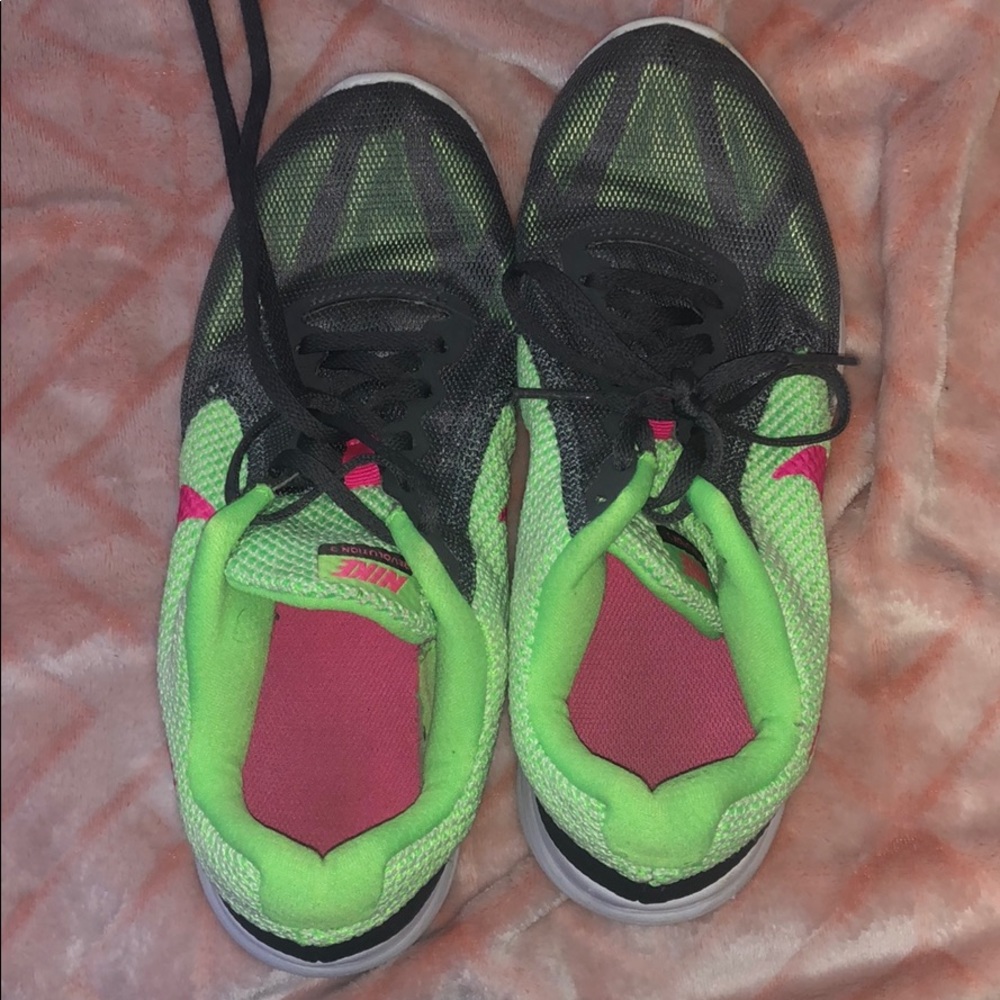 women’s nike sneakers